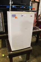 WELBILT COUNTERTOP REFRIGERATOR