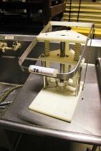 COUNTERTOP PINEAPPLE CORER