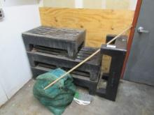 DUNNAGE RACKS