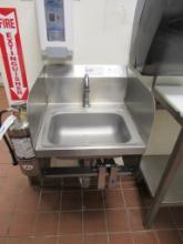 STAINLESS STEEL HAND SINK