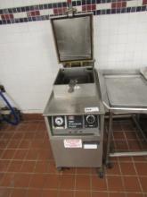 HENNY PENNY 500 ELECTRIC PRESSURE FRYER WITH FILTER