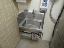 STAINLESS STEEL HAND SINK