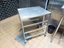 24IN X 30IN TRAY CART