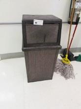 TRASH CAN