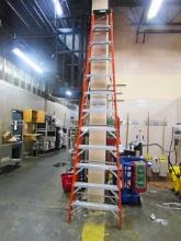 12FT. FIBERGLASS LADDER