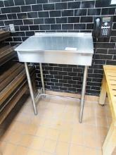 STAINLESS STEEL RECEIVING DESK