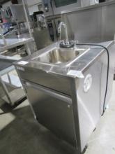 24X33 QUALSERV MOBILE HAND SINK W/WATER HEATER, FRESH/USED TANKS