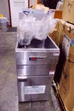 NEW CECILWARE PRO FMS504NAT 50LB. NATURAL GAS DEEP FRYER