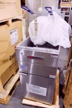 NEW CECILWARE PRO FMS403LP 40LB PROPANE GAS DEEP FRYER