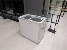 32-INCH SELF-CONTAINED SLIDE-TOP MERCHANDISER