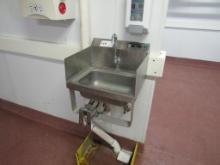 STAINLESS STEEL HAND SINK