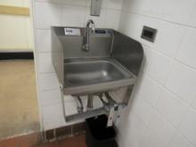 STAINLESS STEEL HAND SINK