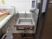 STAINLESS STEEL HAND SINK