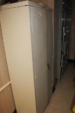 2 DOOR METAL STORAGE CABINET