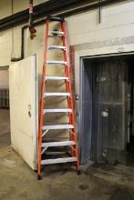 10FT FIBERGLASS LADDER