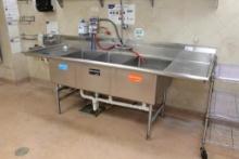 3 COMPARTMENT STAINLESS STEEL SINK W/ DOUBLE DRAINBOARDS 8FT