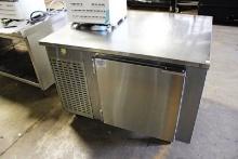 4FT SELF CONTAINED 1-DOOR UNDERCOUNTER COOLER