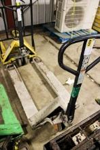 CROWN PALLET JACK