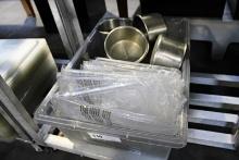1 LOT - LARGE FOOD STORAGE CONTAINER W/ PLASTIC INSERT PAN LIDS AND STAINLESS STEEL ROUND PANS