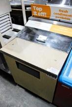 TRUE 27IN. SELF CONTAINED 1-DOOR SANDWICH PREP