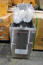 NEW CECILWARE PRO FMS504NAT 50LB NATURAL GAS DEEP FRYER