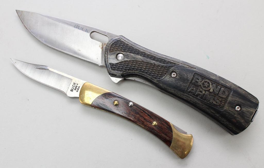 Lot of folding knives.