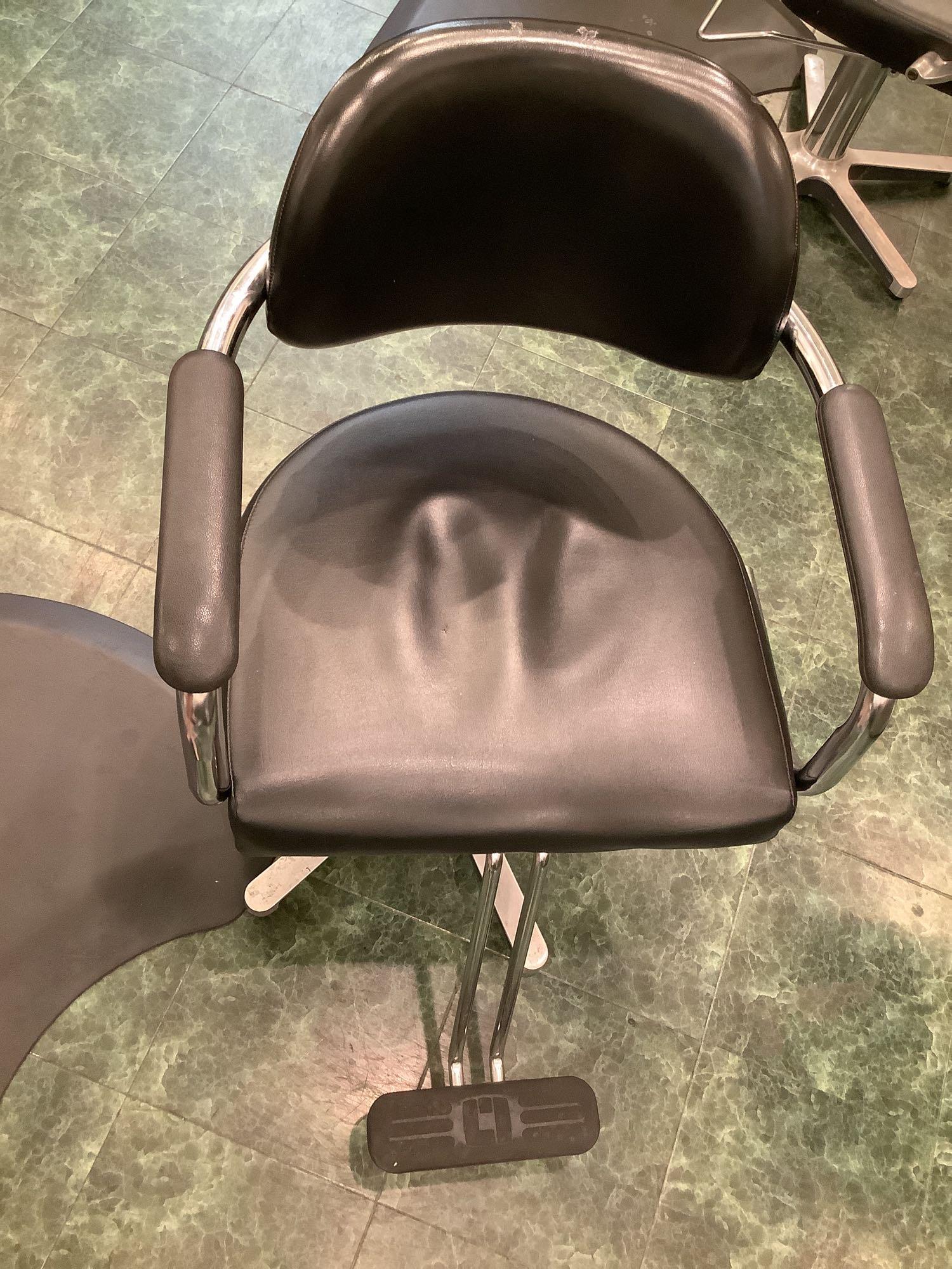 Styling Chairs and Mat