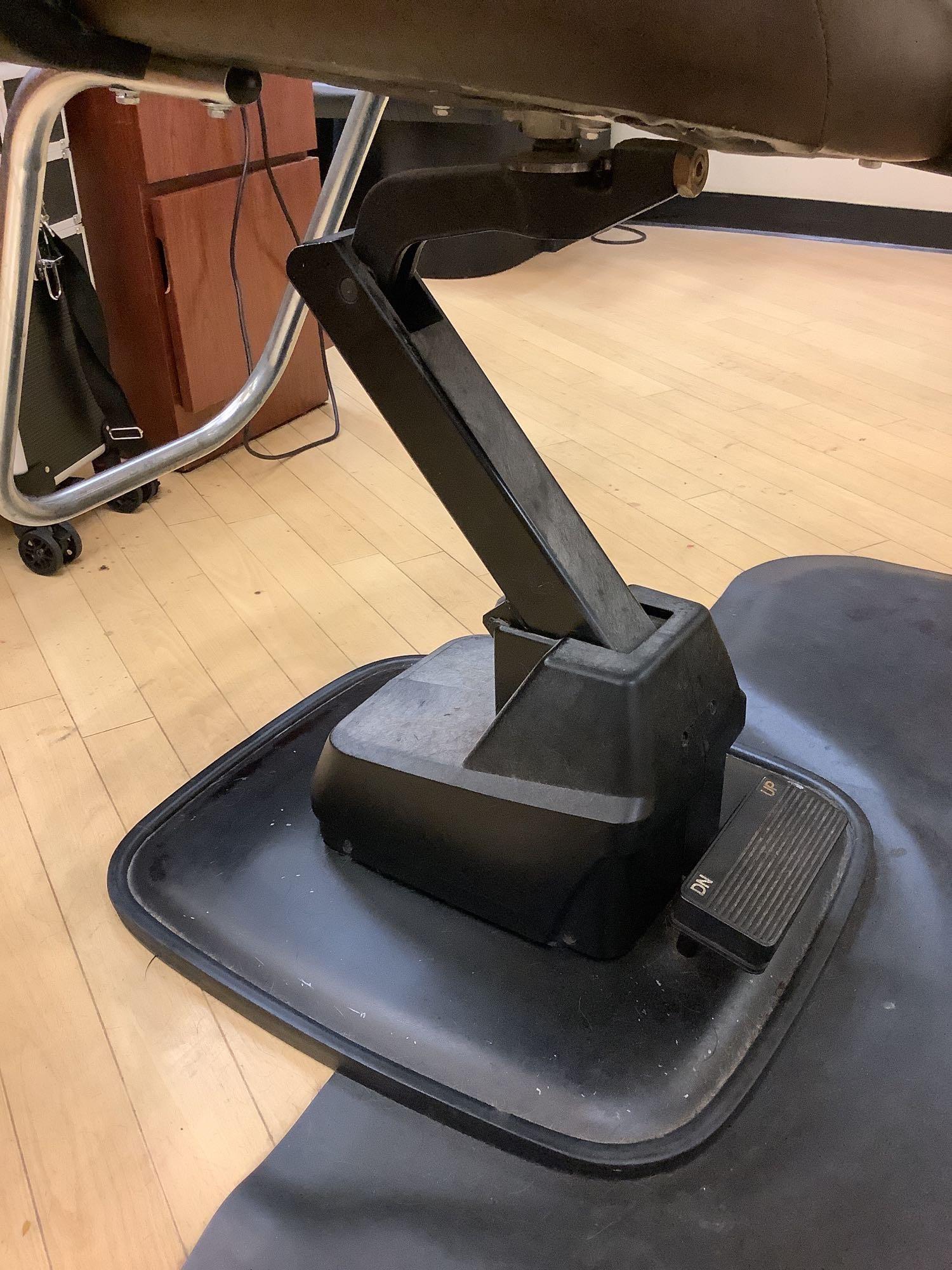 Takara Styling Chair