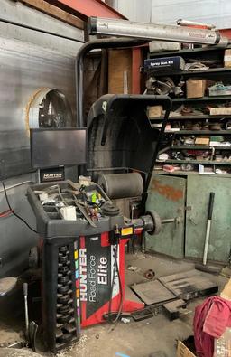 Hunter Roadforce Tire Balancer