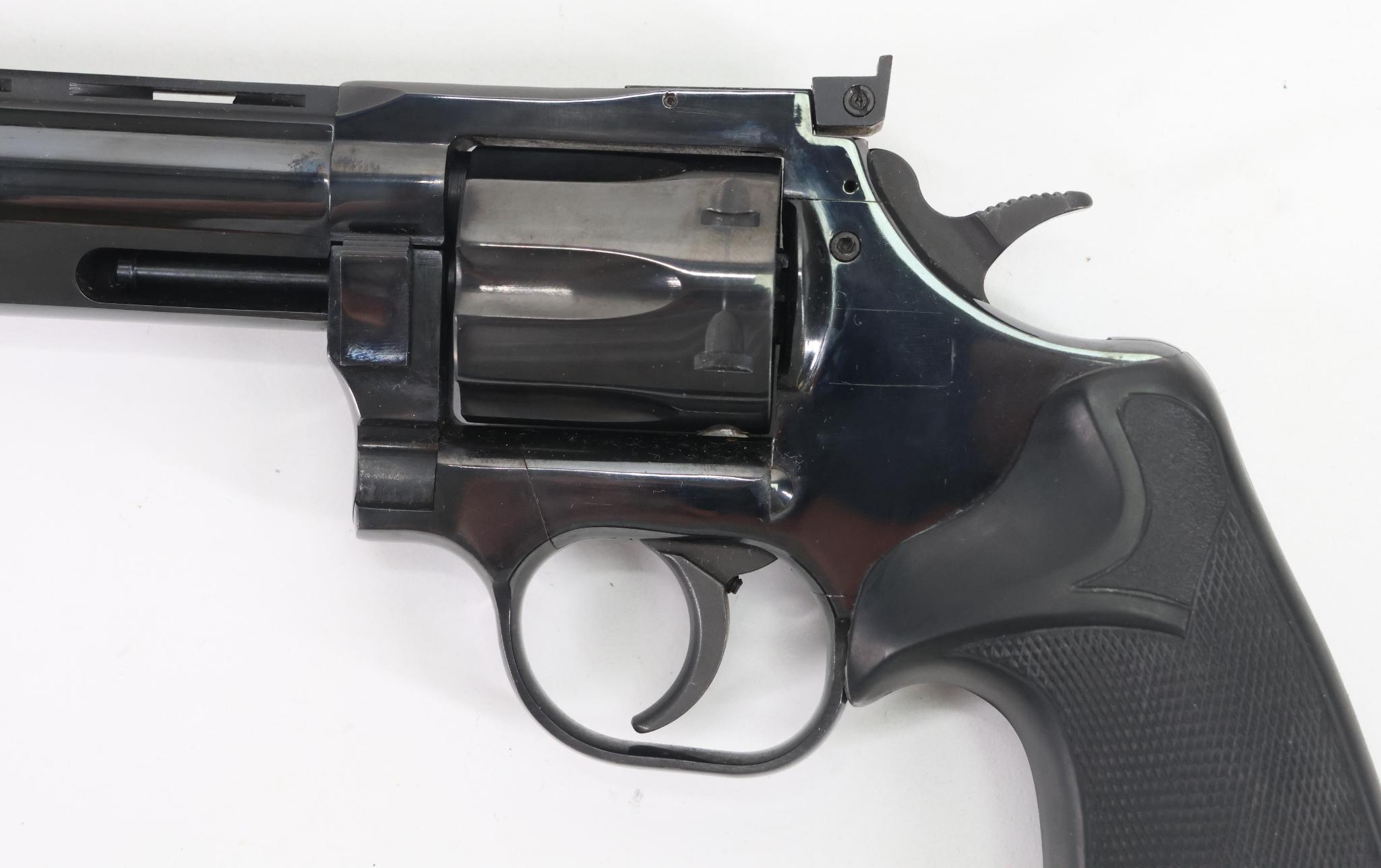 Dan Wesson 15-2VH6 Double Action Revolver