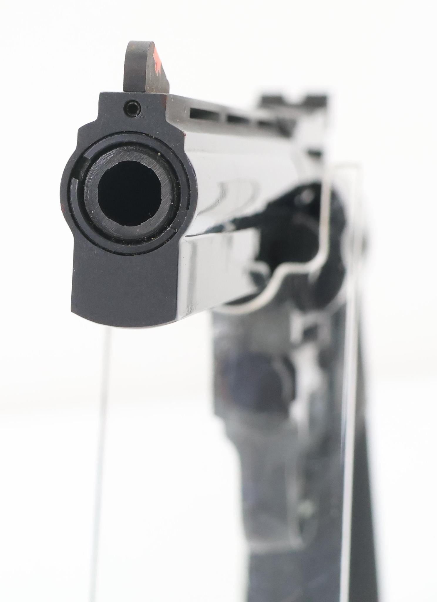 Dan Wesson 15-2VH6 Double Action Revolver