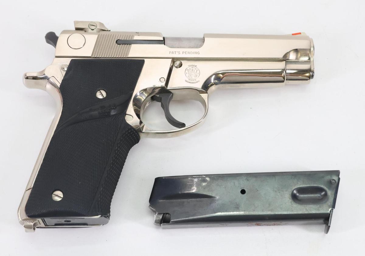 Smith & Wesson 59 Semi Automatic Pistol