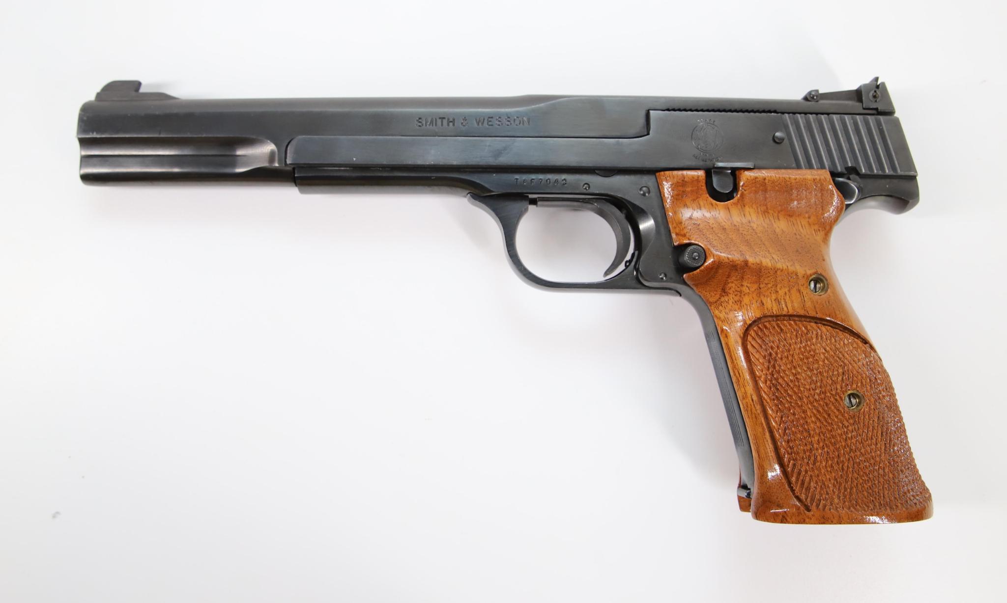 Smith & Wesson 41 Semi Automatic Pistol