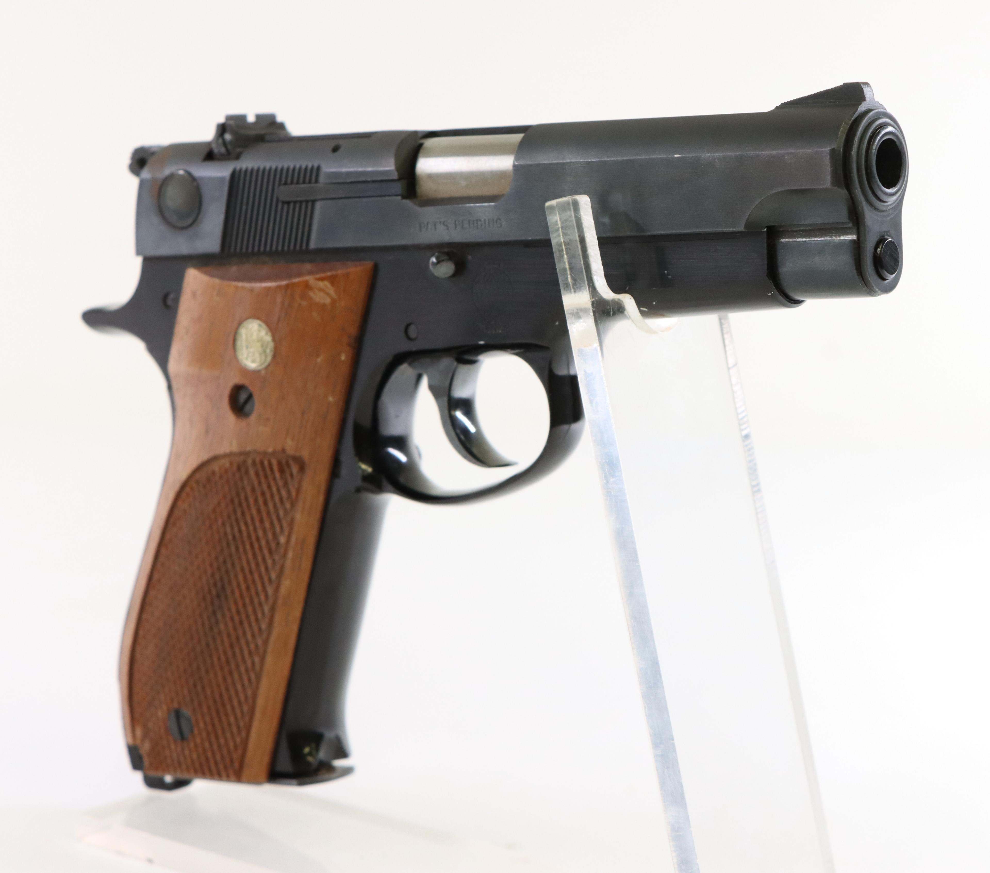 Smith & Wesson 39-2 Semi Automatic Pistol