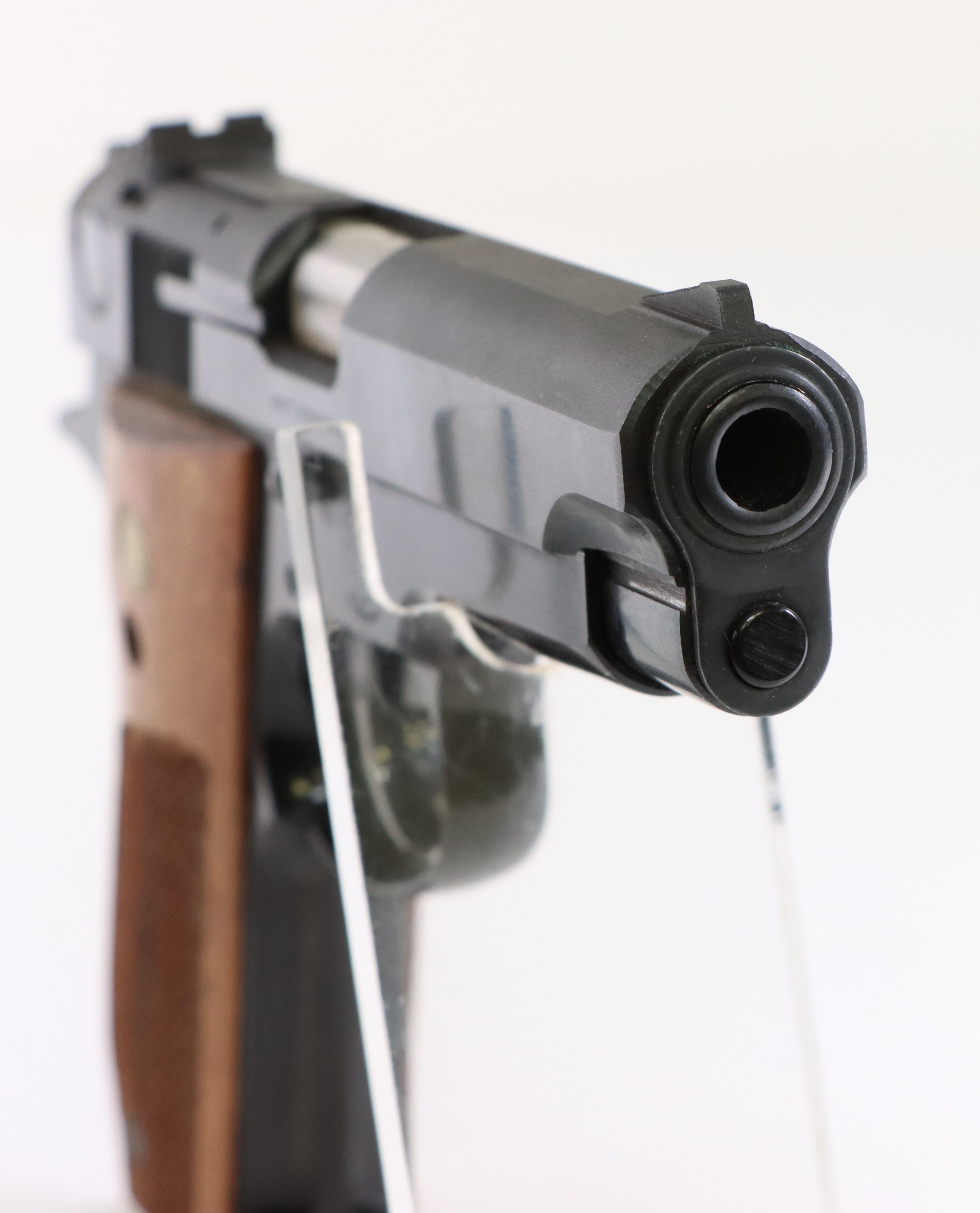Smith & Wesson 39-2 Semi Automatic Pistol
