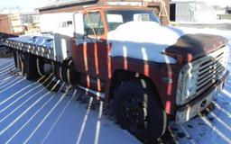 1972 Ford 600 slide back flatbed truck