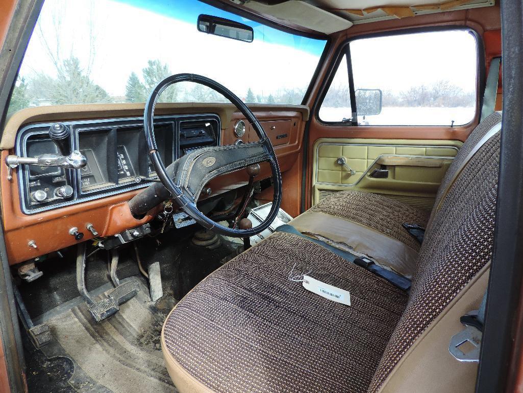 1977 Ford F-250 custom pickup with Meyers hydraulic plow and hydraulic dump bed.