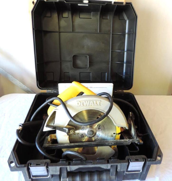 DeWalt DW369 circular saw with case.