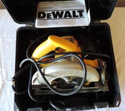 DeWalt DW369 circular saw with case.
