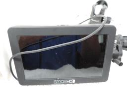 Smart Hd 5" screen with mounts.