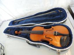 Karl Knilling 8kt 3/4 violin with bow and case.