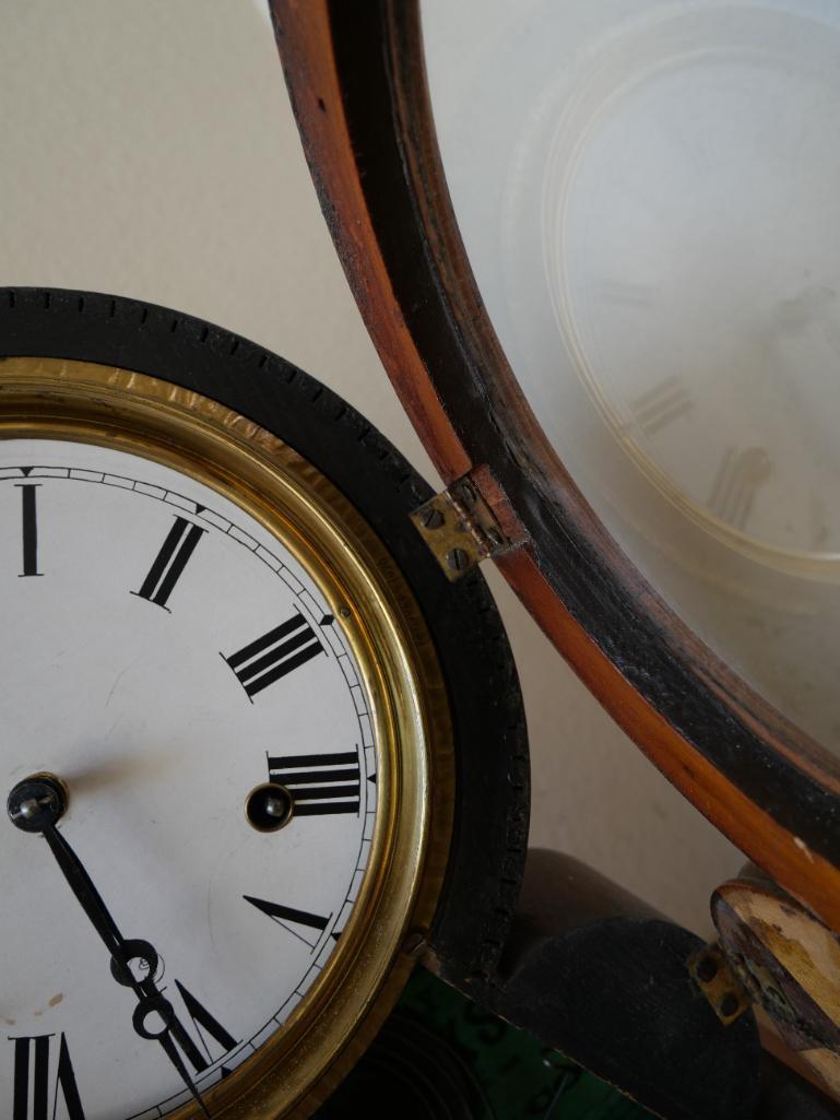 Antique Ingraham 8 Day Mantle Clock