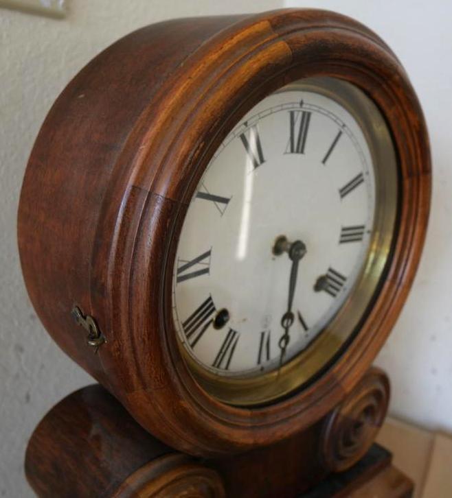 Antique Ingraham 8 Day Mantle Clock