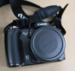 Lowepro S3 IS 6 mega pixel Camera with Lowepro Case