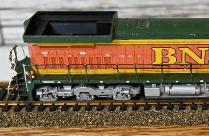 HO Scale BNSF 4700 model Train Locomotive with Stand