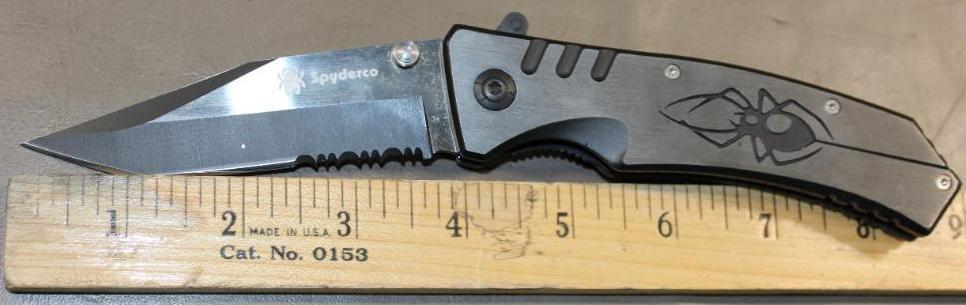 Three New Counterfeit Spyderco Steel Folding Knives