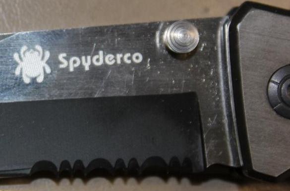 Three New Counterfeit Spyderco Steel Folding Knives