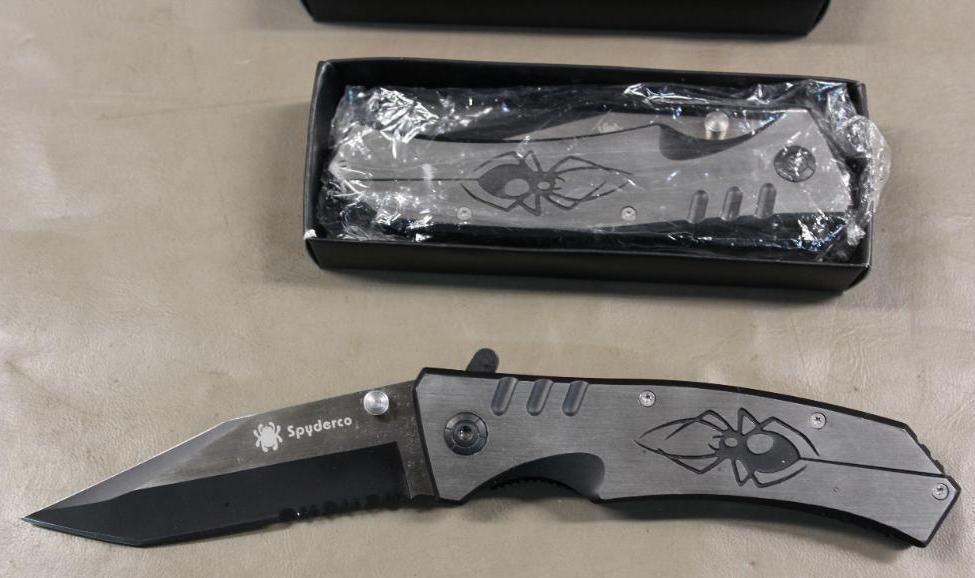 Three New Counterfeit Spyderco Steel Folding Knives