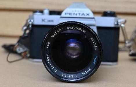 Asashi Pentax K1000 Camera with 35-700mm Access Lens