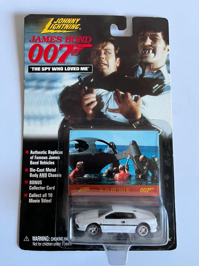 James Bond 1997 Johnny Lightning Die-Cast Cars Collector Cars and Cards